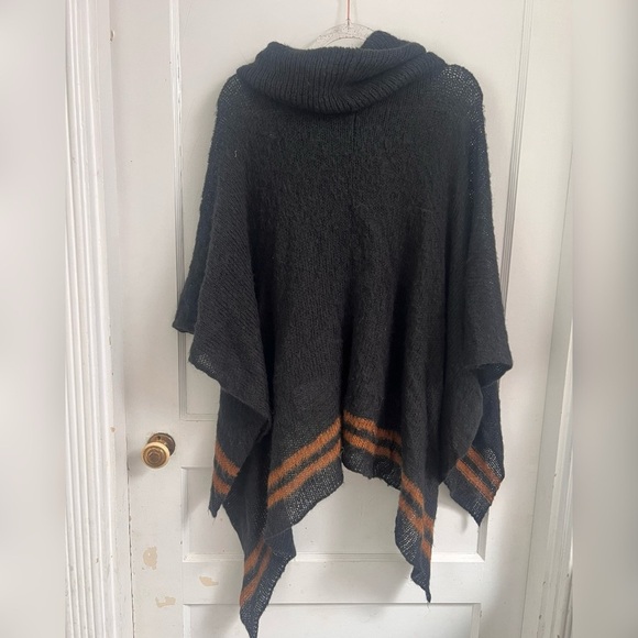 Wooden Ships Paola Buendia Poncho Sweater Mohair Wool Blend Size S/M - Picture 4 of 4